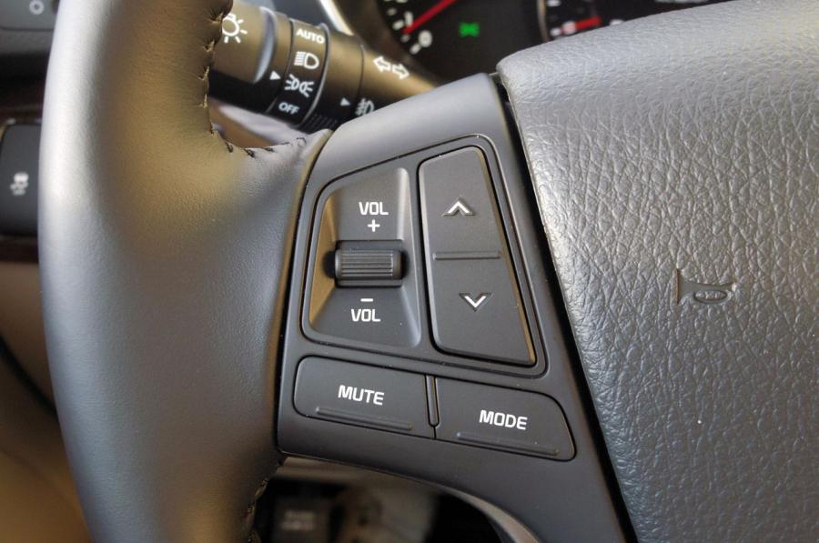  Kia Sorento 2014 года  (фото 32 из 88)
